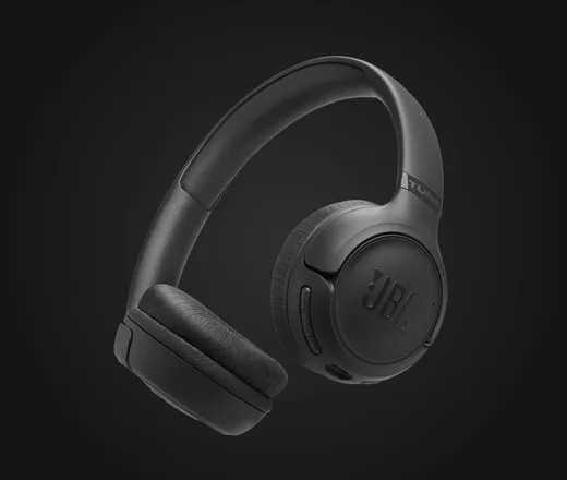 JBL Tune 530BT in Schwarz, Schrägansicht