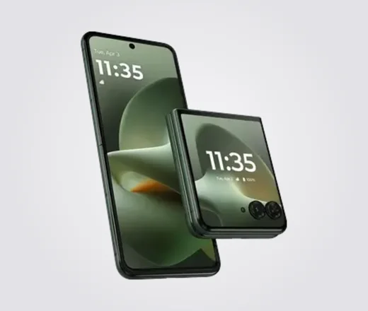 Motorola razr 70 plus in Mountain View, aufgeklappt und geschlossen