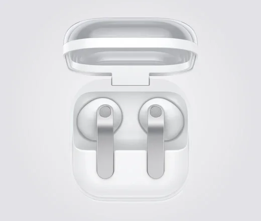 Samsung Galaxy Buds4 in Weiß mit geöffnetem Case