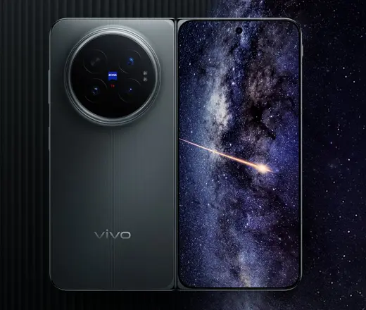 vivo X Fold6 in Grau, Rückseite und aufgeklappt vor dunklem Hintergrund